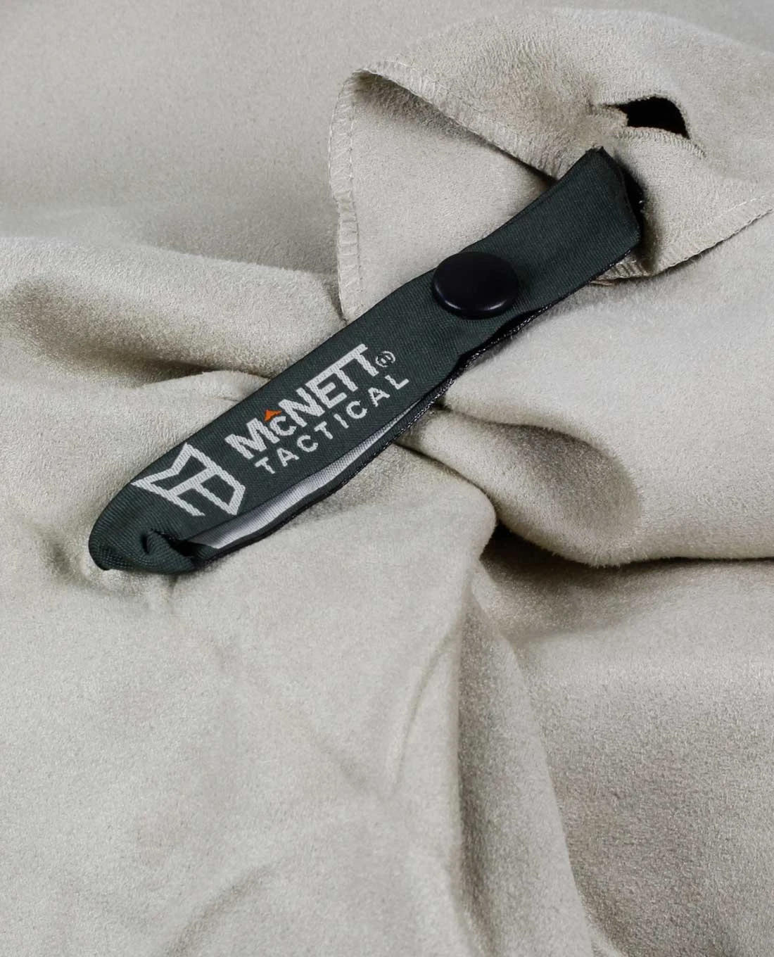 McNett Ultra Compact Microfiber Towel Sand Large 5 McNett Ultra Compact Microfiber Towel Sand Large – Bild 3