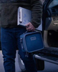 Yeti Daytrip Lunch Box Charcoal -Taktische Ausrüstung Verkäufe yeti daytrip lunch box charcoal 70000001422 11